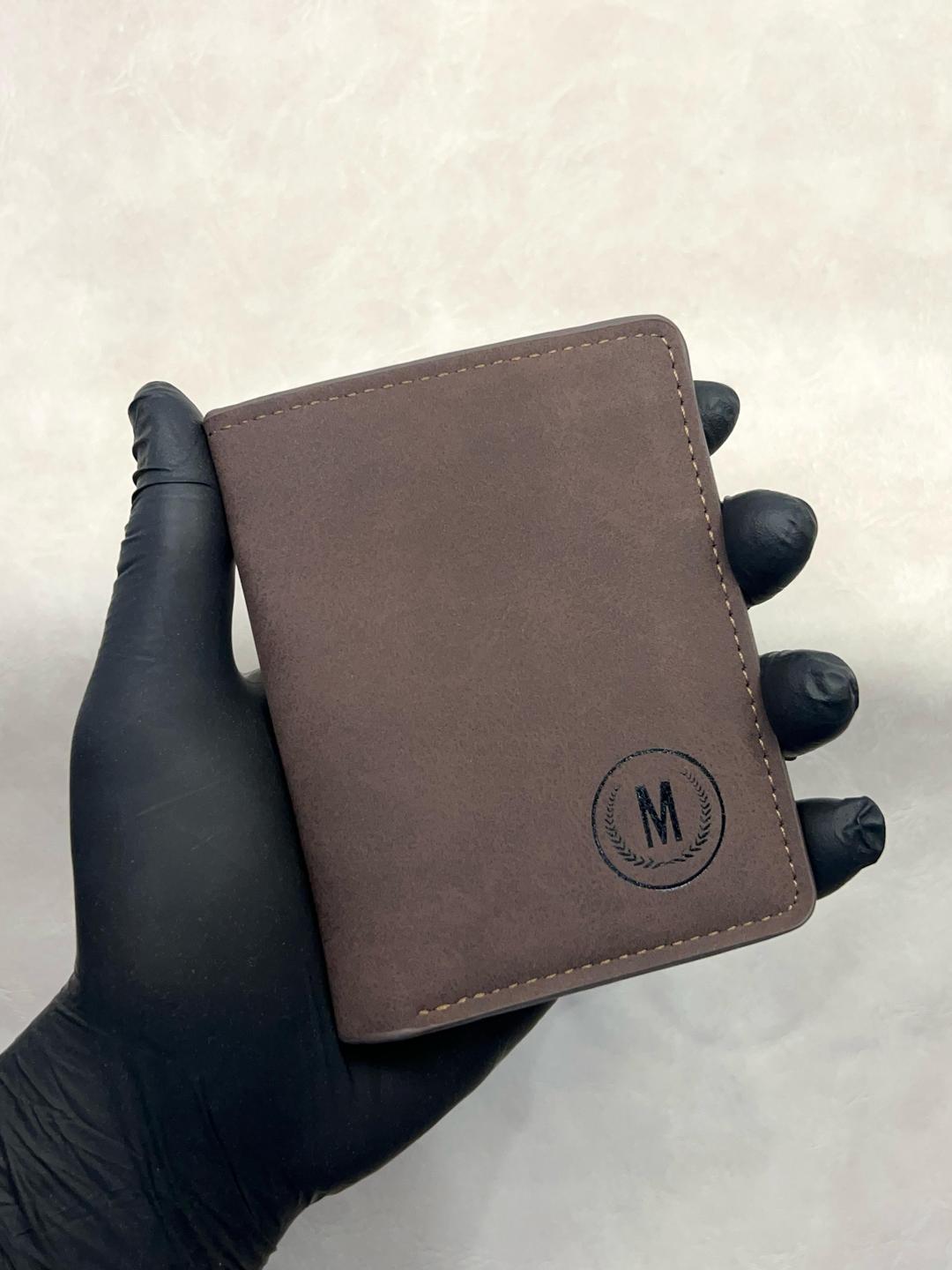Stylish Men's Leather Bi-Fold Wallet Brown
